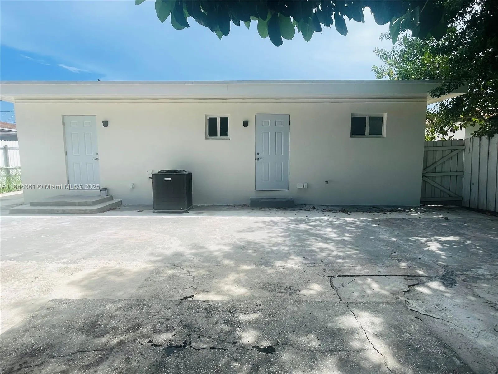 1145 NW 25th St