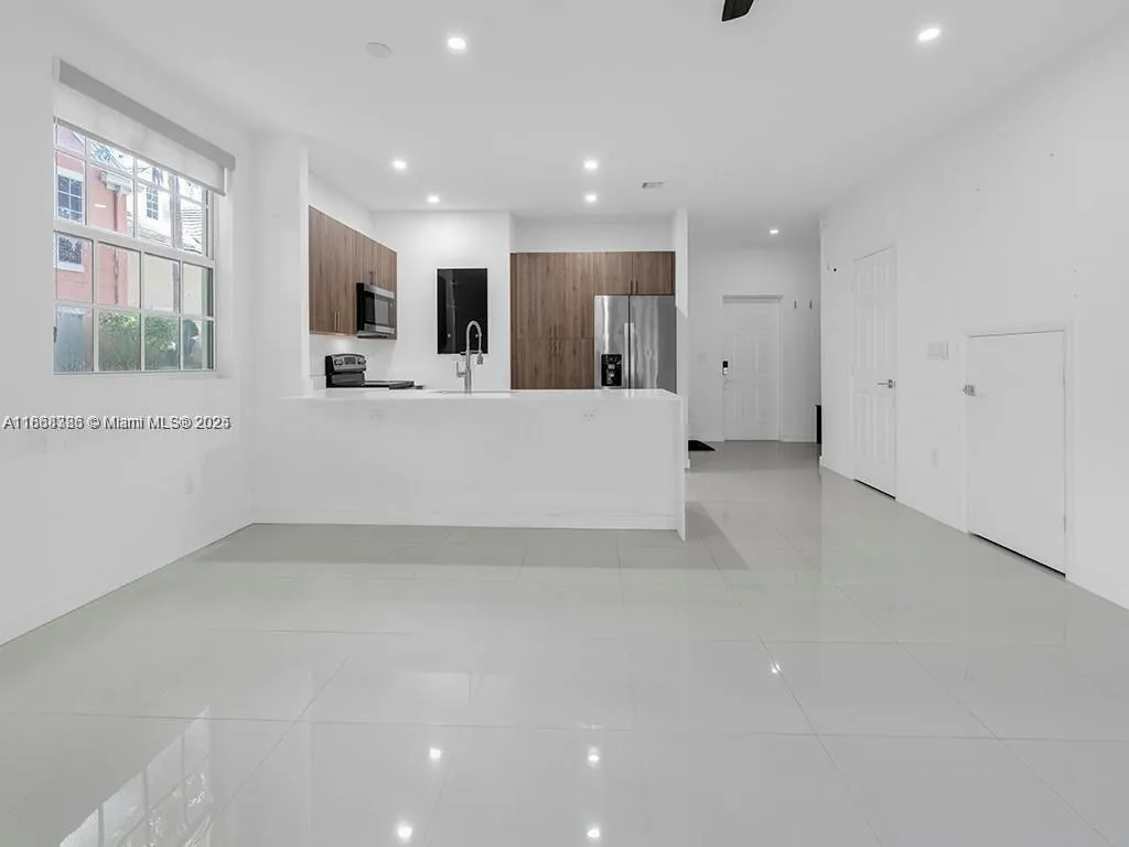 1350 Crystal Way, #108