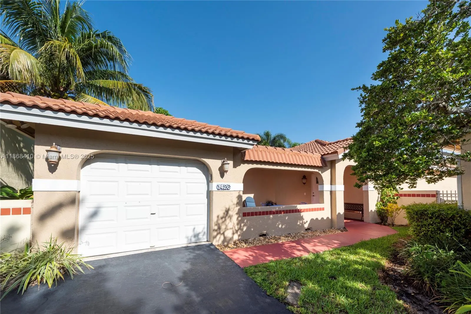 1426 Seagrape Cir