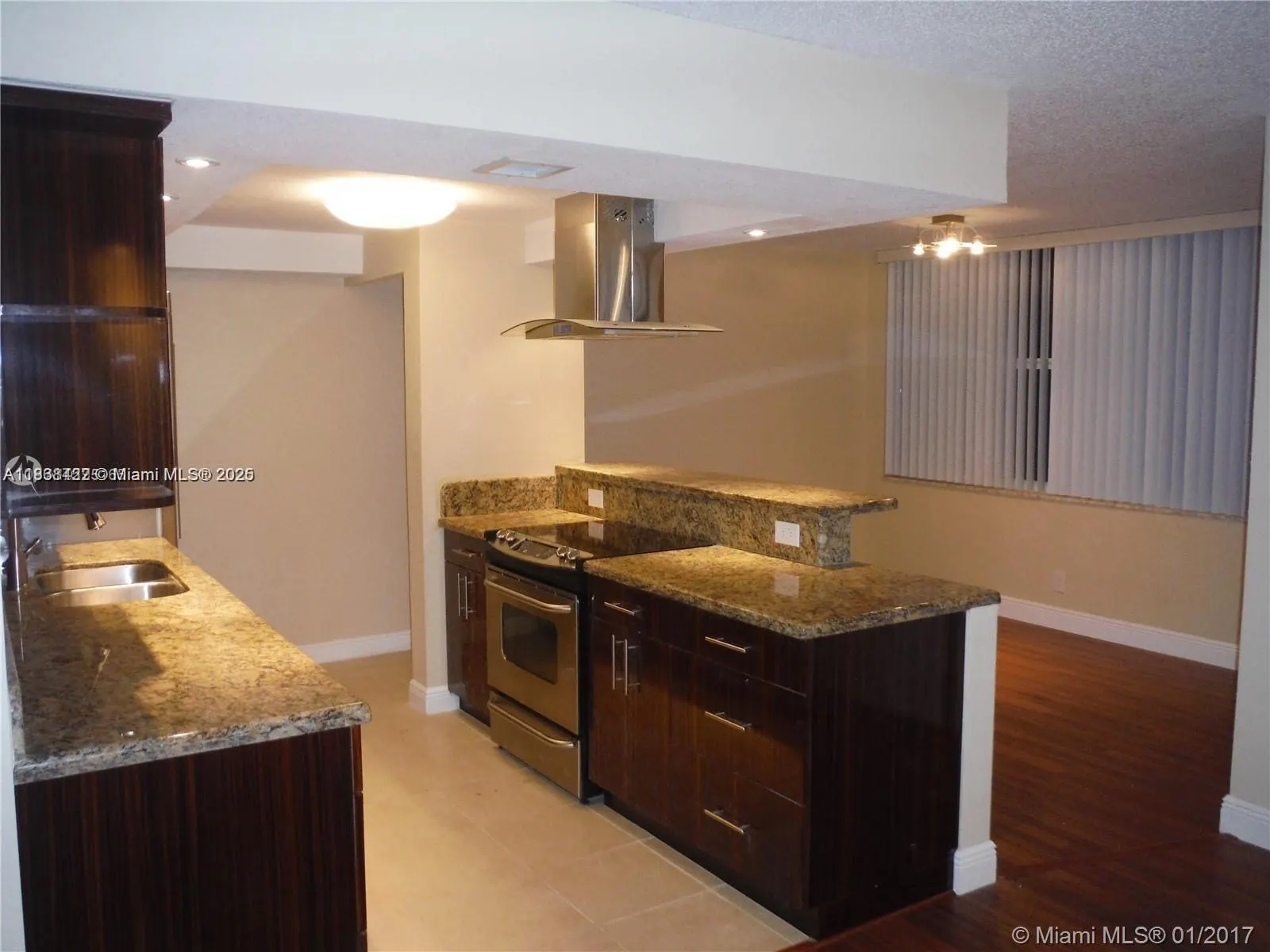 9431 Live Oak Pl, #409