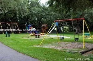 9431 Live Oak Pl, #409
