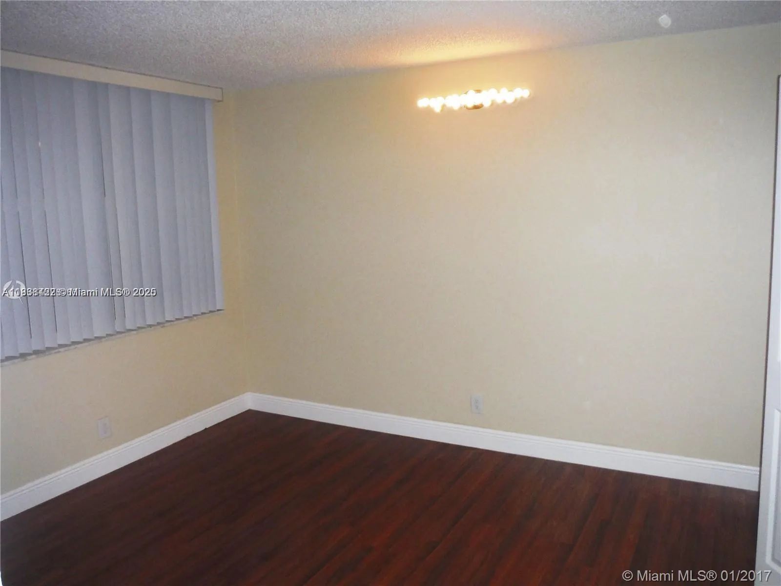 9431 Live Oak Pl, #409