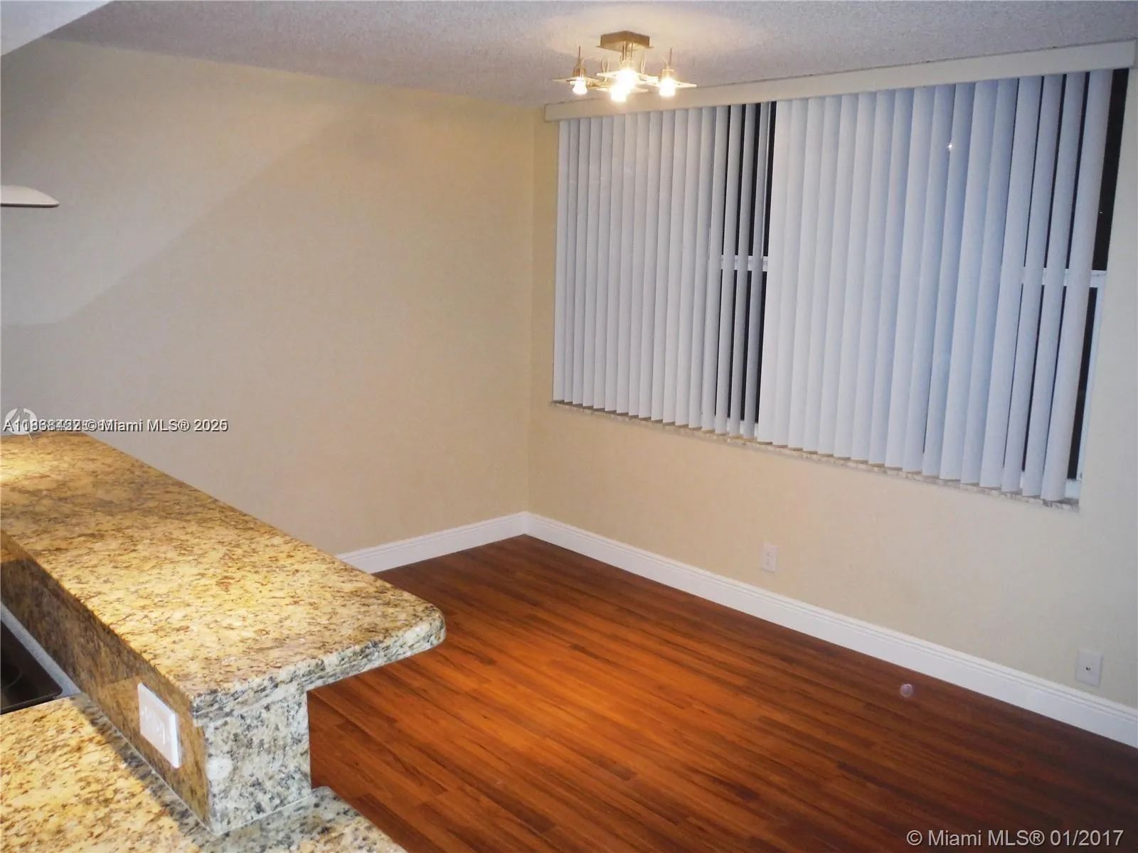 9431 Live Oak Pl, #409