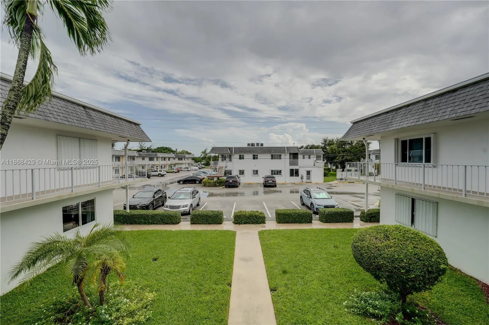 3280 Cynthia Ln, #205