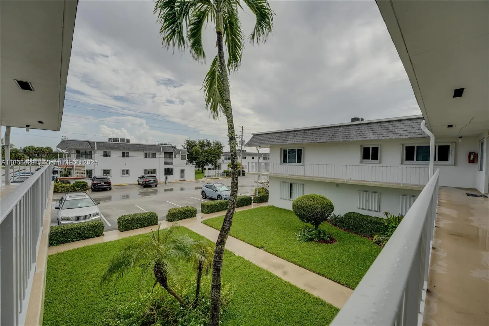 3280 Cynthia Ln, #205