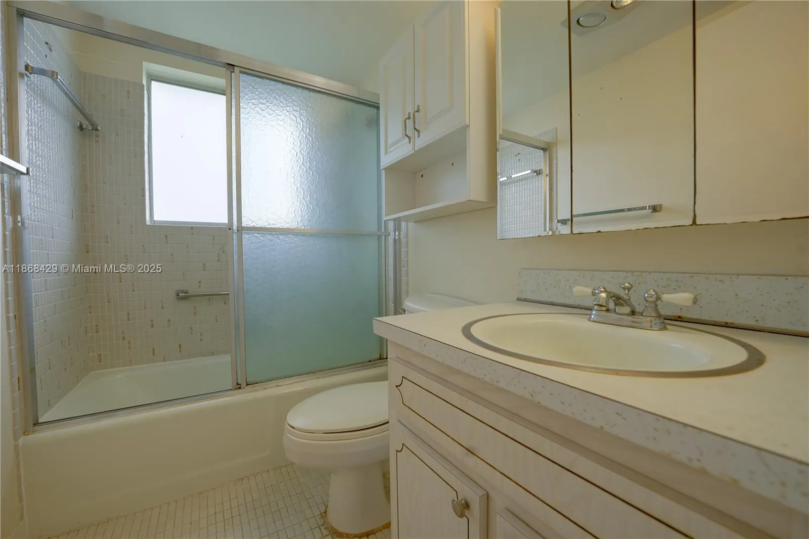 3280 Cynthia Ln, #205