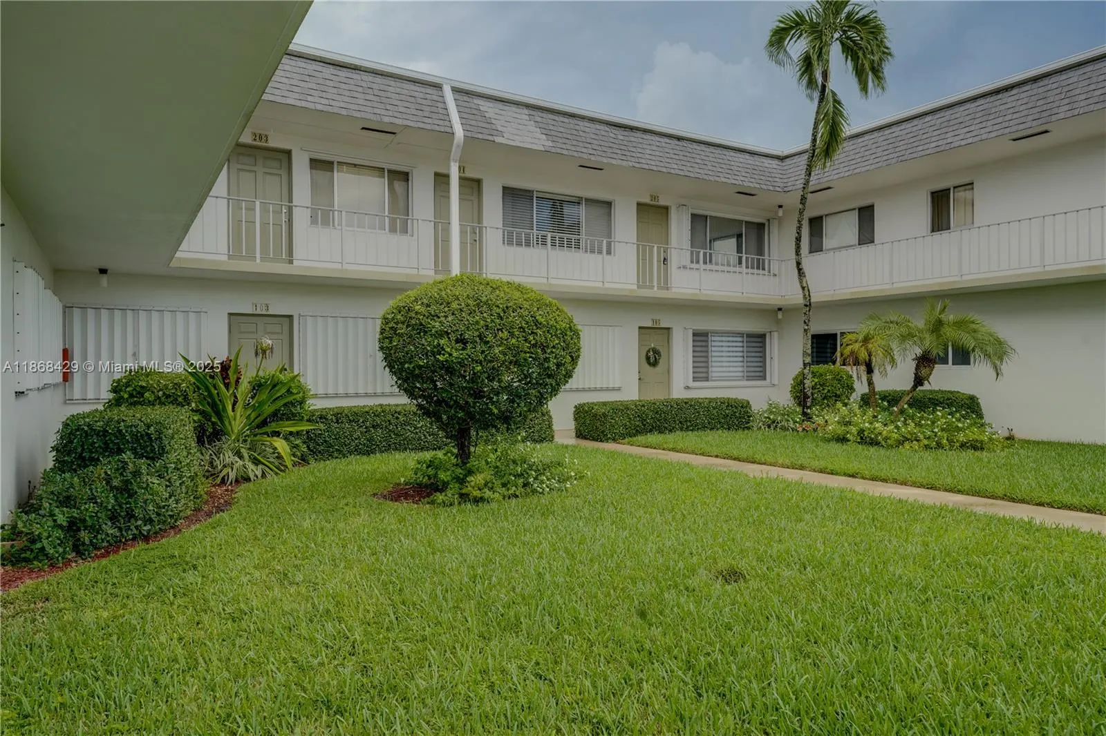 3280 Cynthia Ln, #205