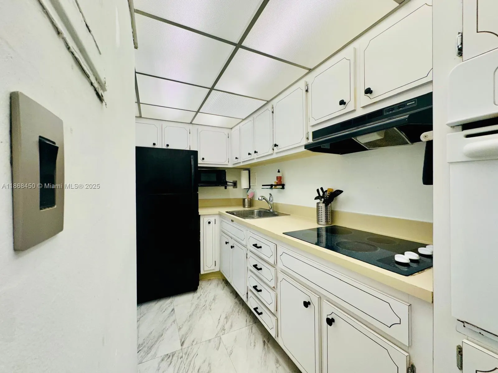 1200 West Ave, #927