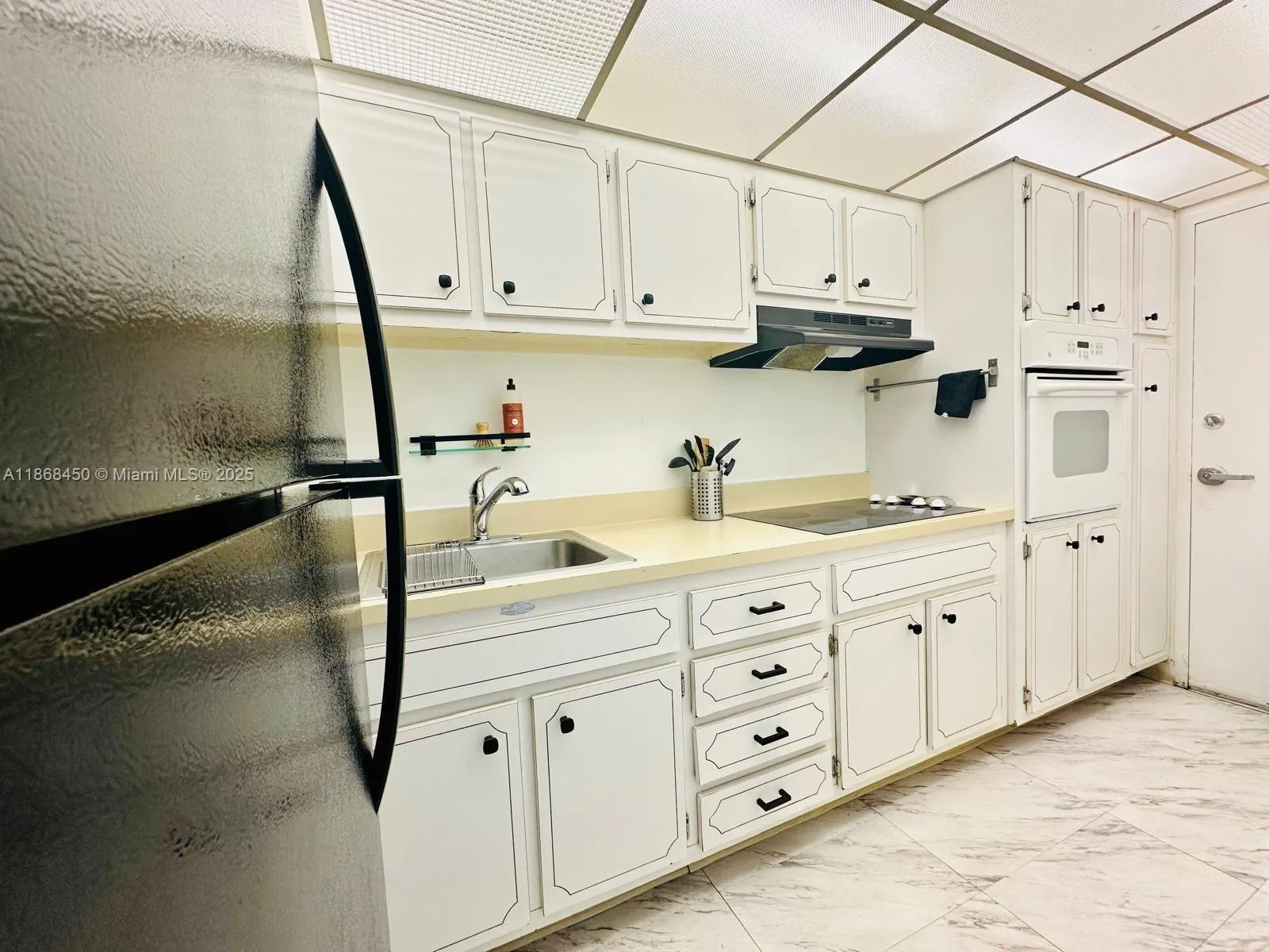 1200 West Ave, #927