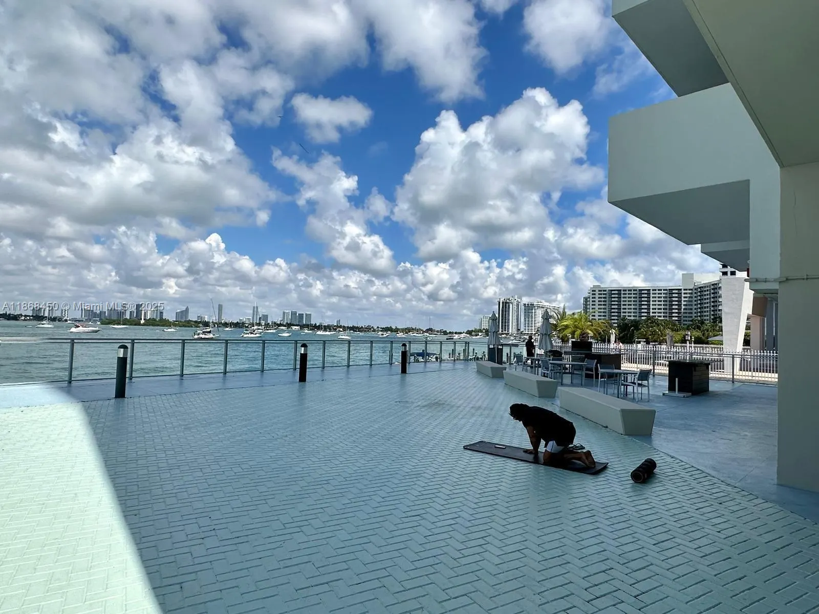 1200 West Ave, #927
