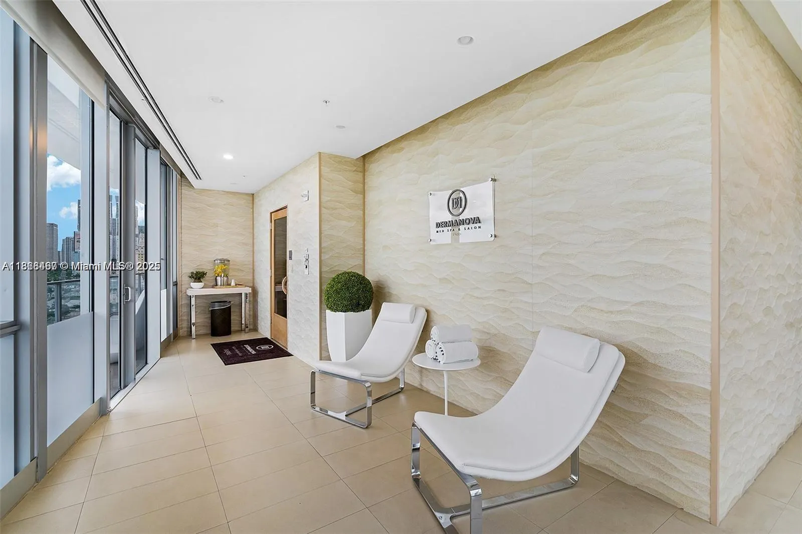 1100 Biscayne Blvd, #4004