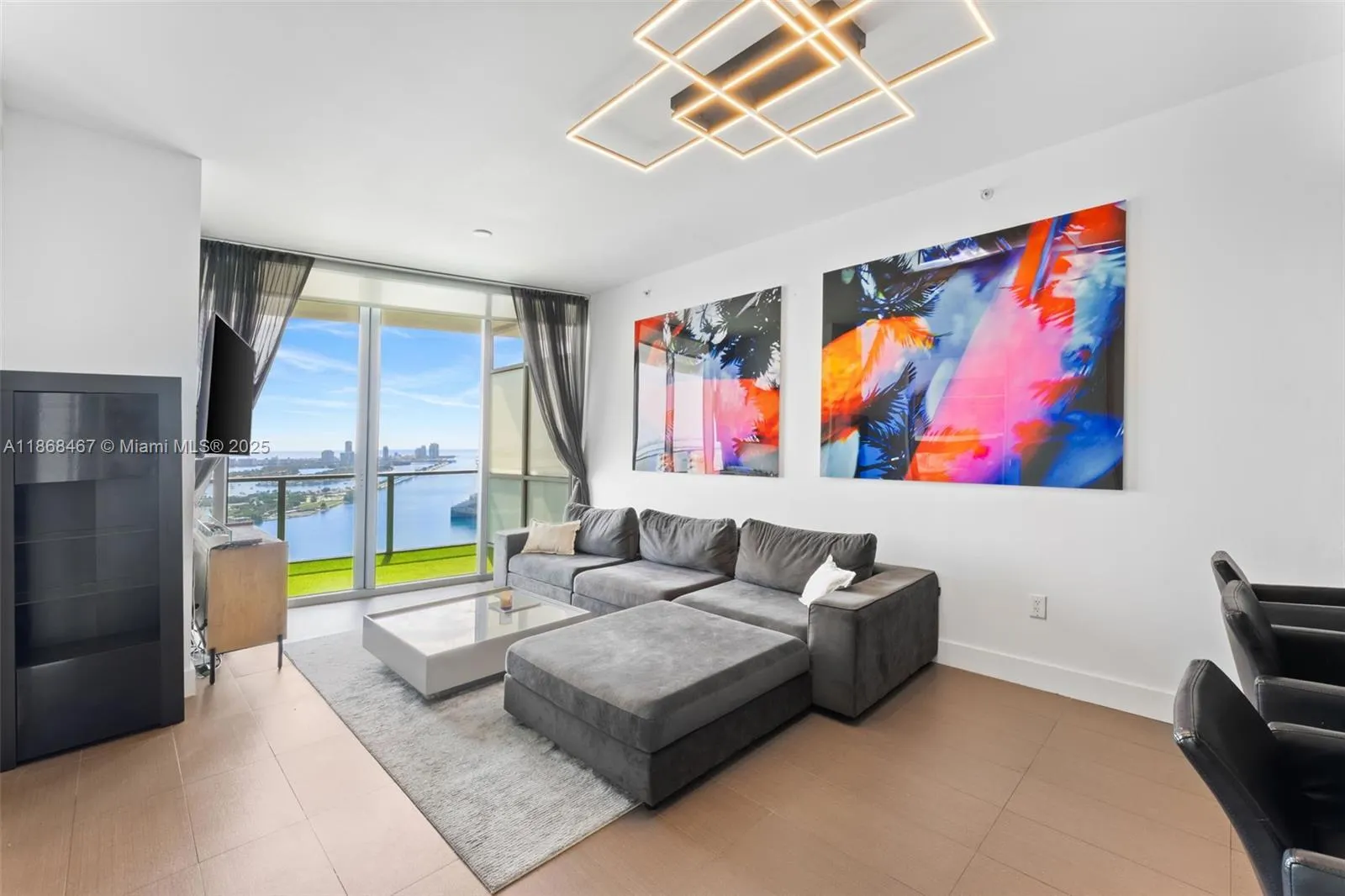 1100 Biscayne Blvd, #4004