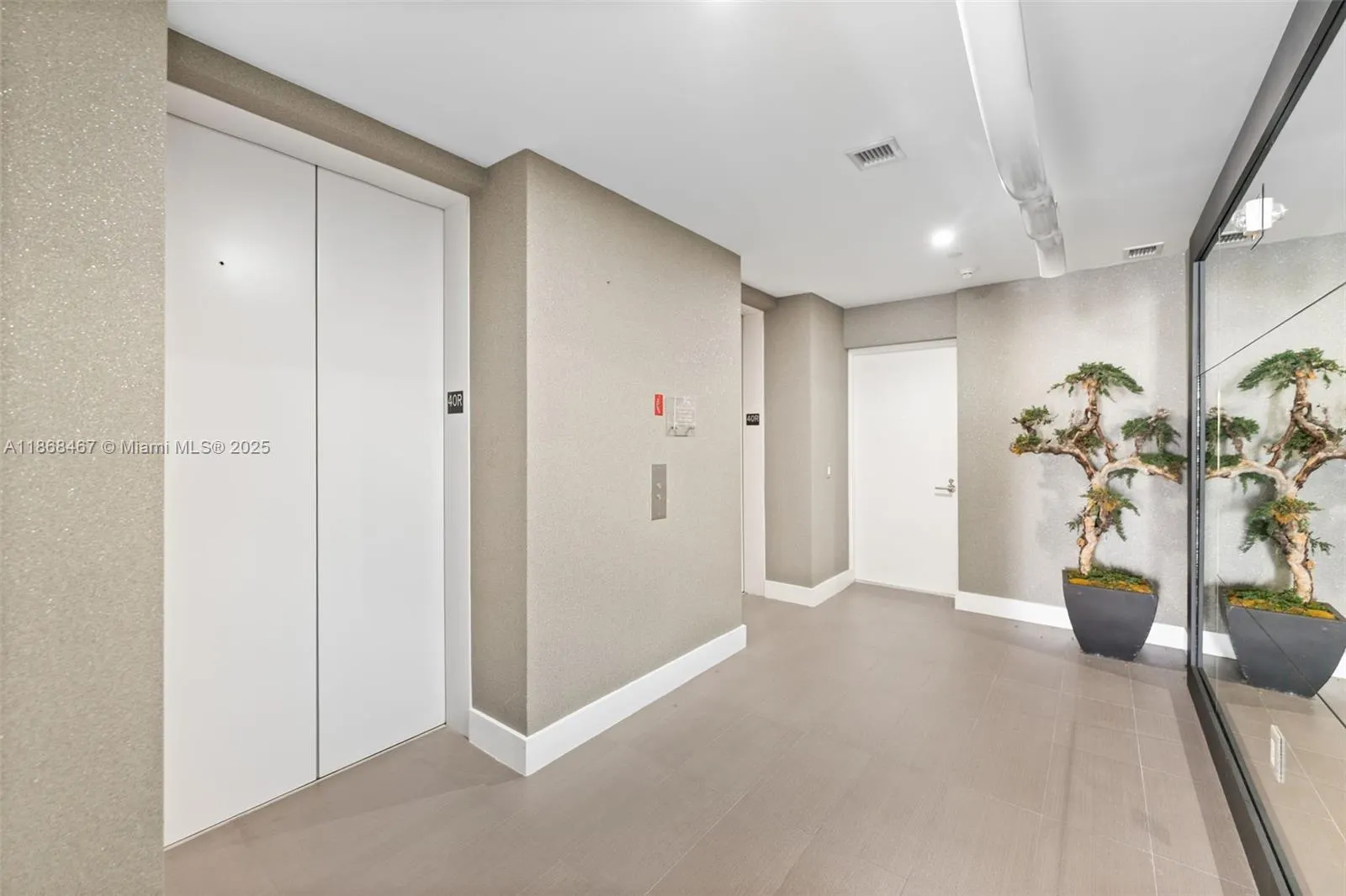 1100 Biscayne Blvd, #4004