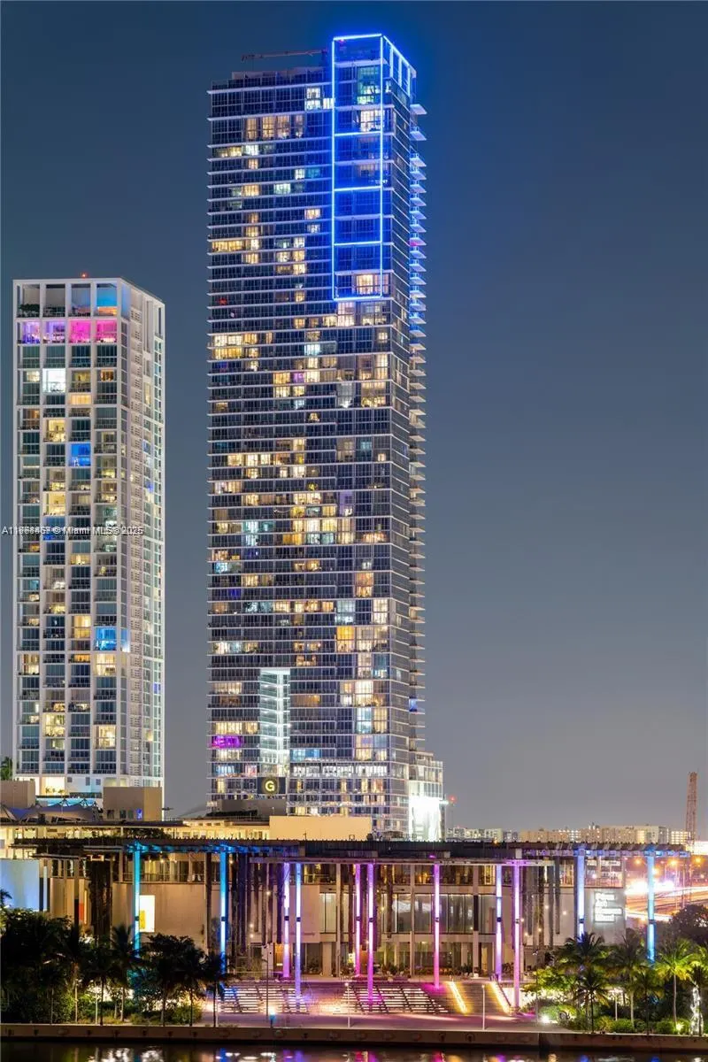 1100 Biscayne Blvd, #4004