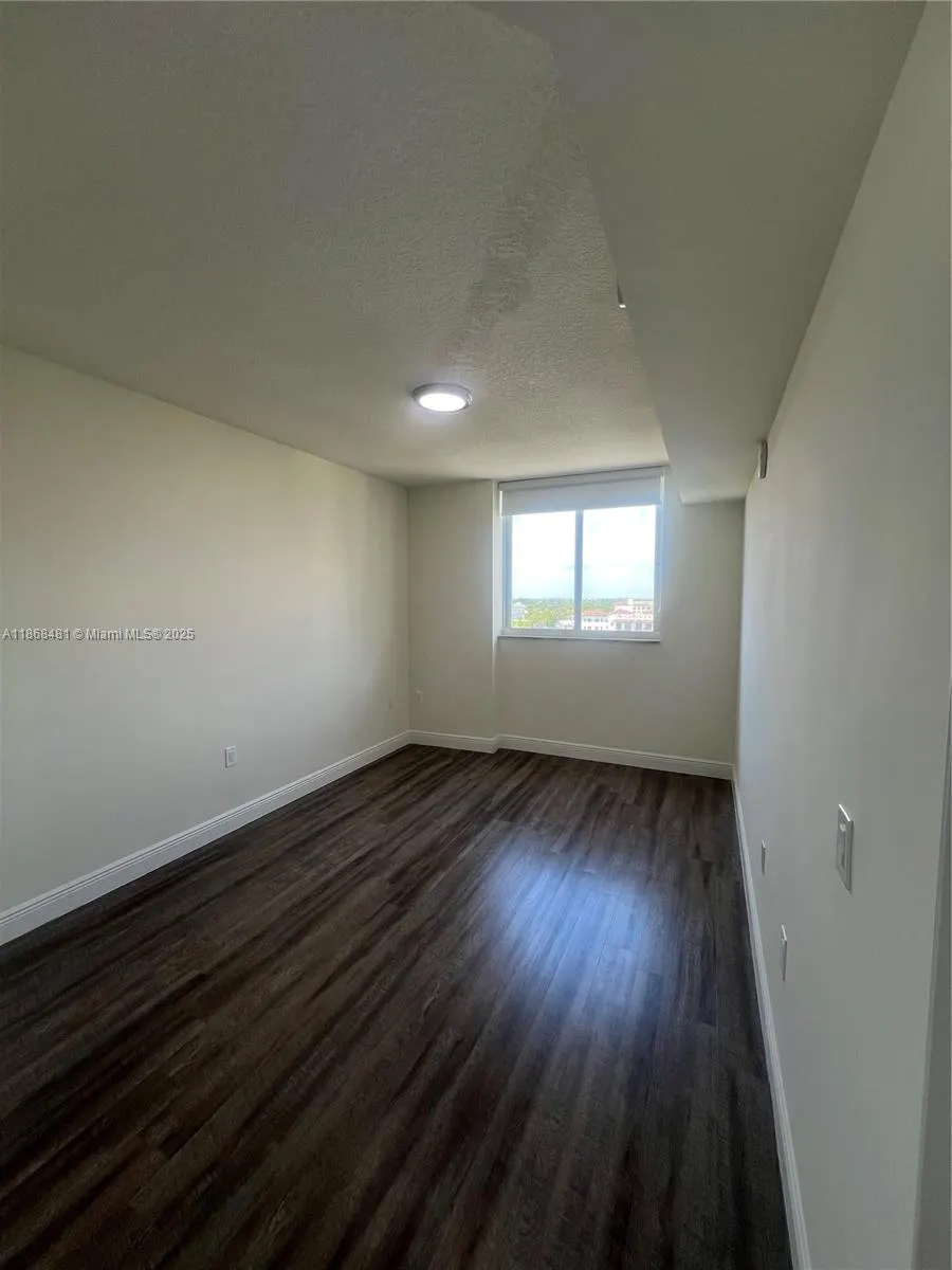 987 SW 37th Ave, #1001