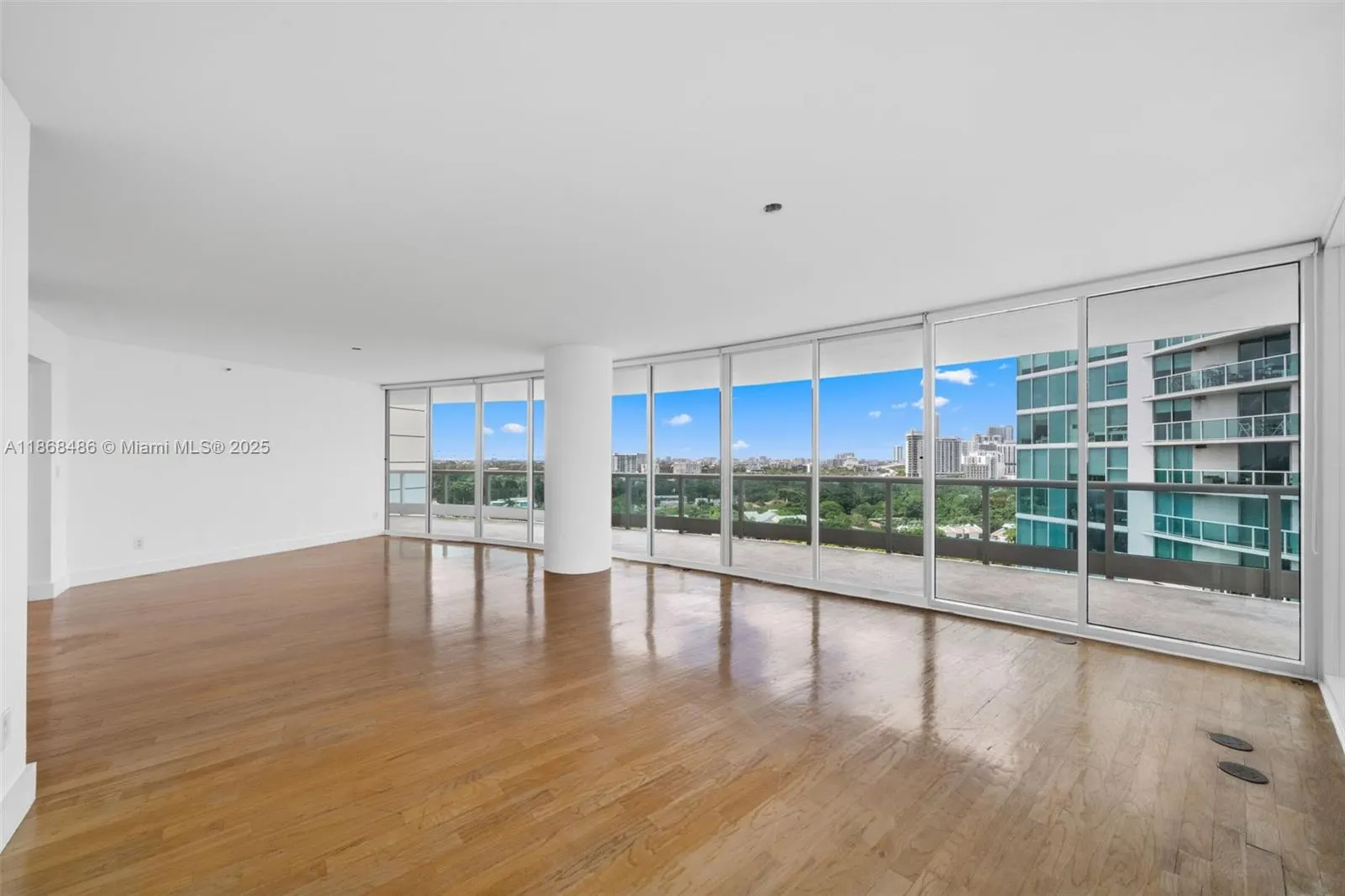 2127 Brickell Ave, #1504