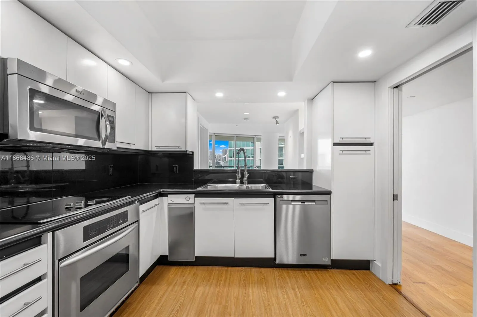 2127 Brickell Ave, #1504