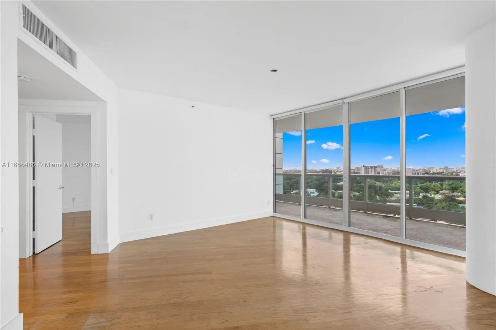 2127 Brickell Ave, #1504