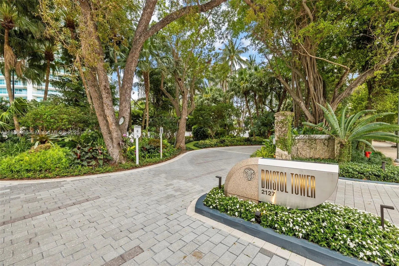 2127 Brickell Ave, #1504