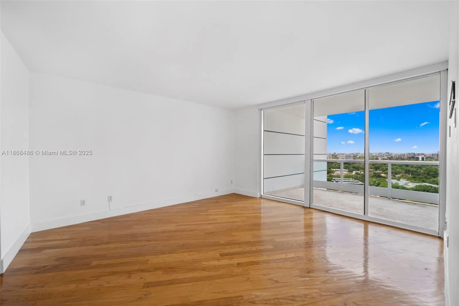 2127 Brickell Ave, #1504