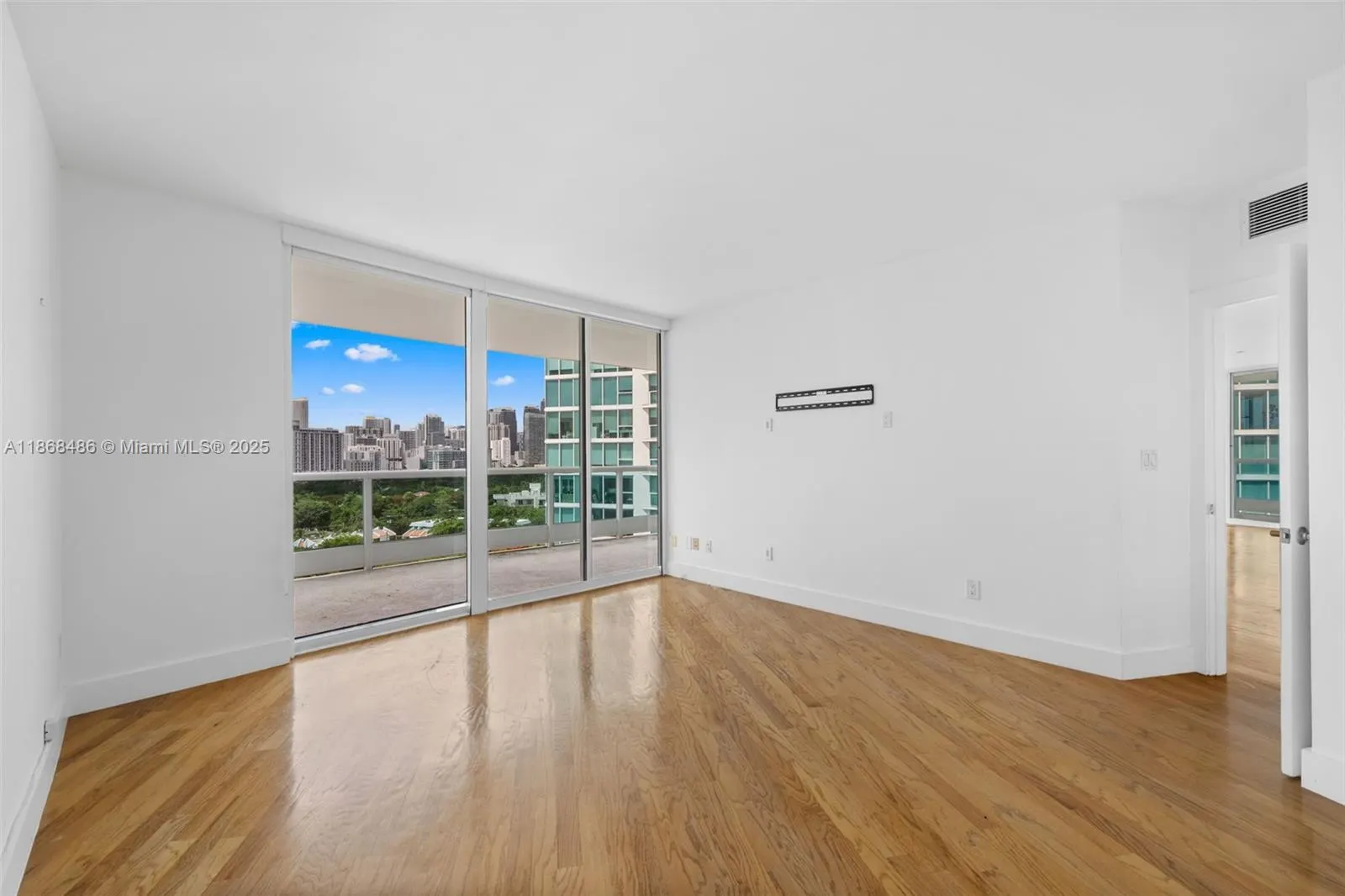 2127 Brickell Ave, #1504