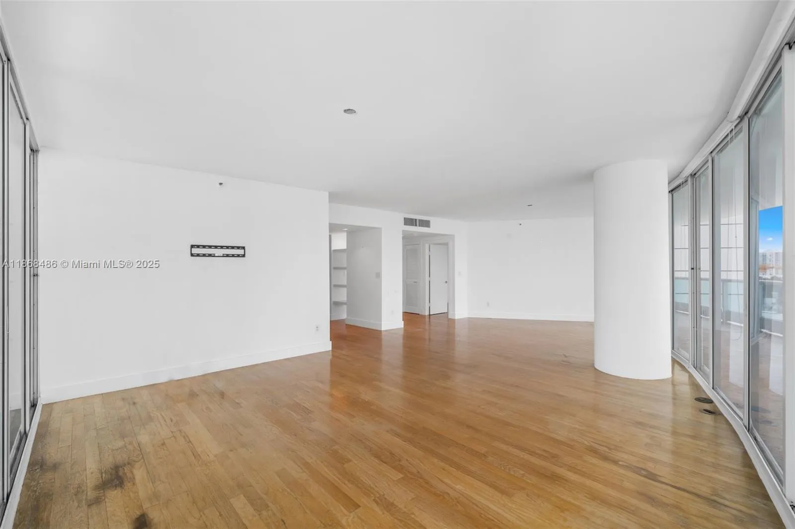 2127 Brickell Ave, #1504