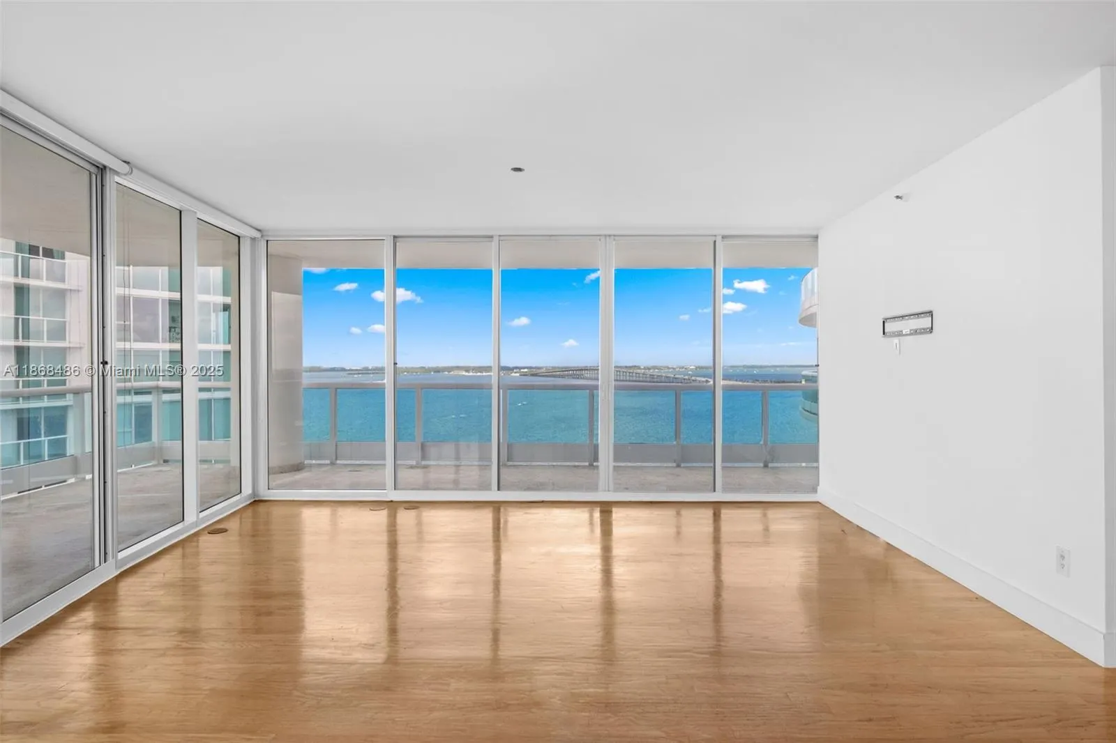 2127 Brickell Ave, #1504