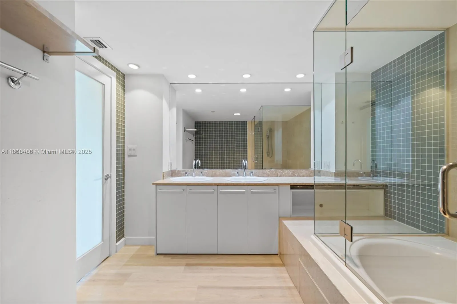 2127 Brickell Ave, #1504