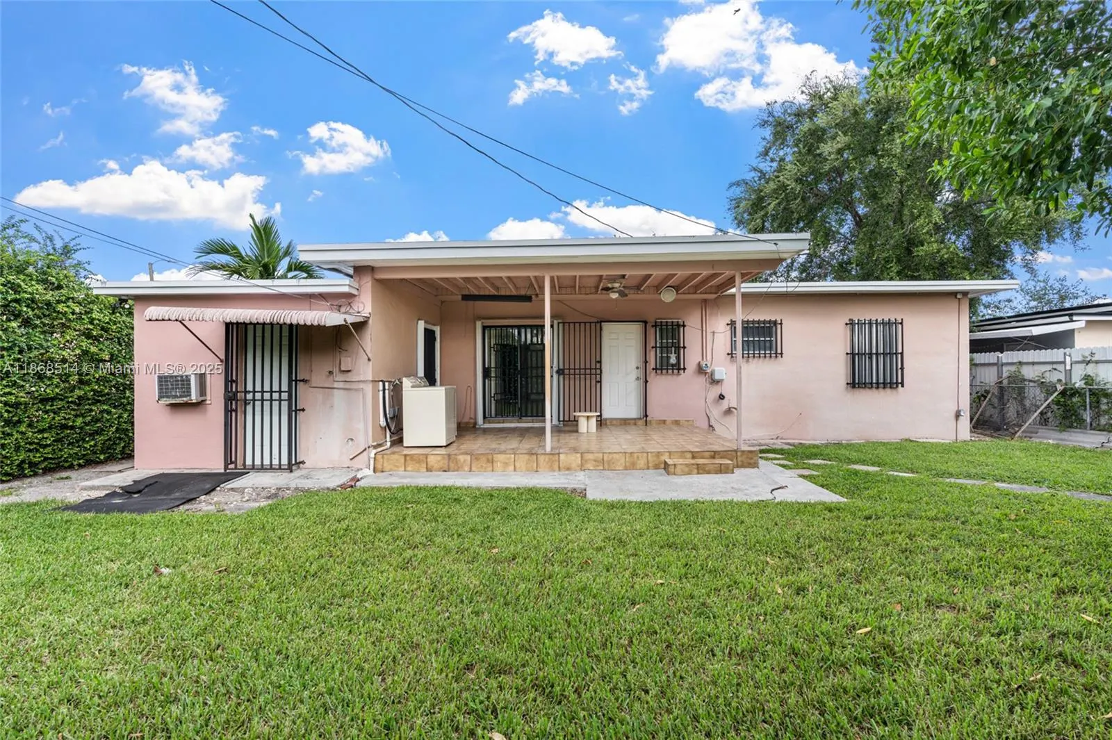 120 SW 52nd Pl