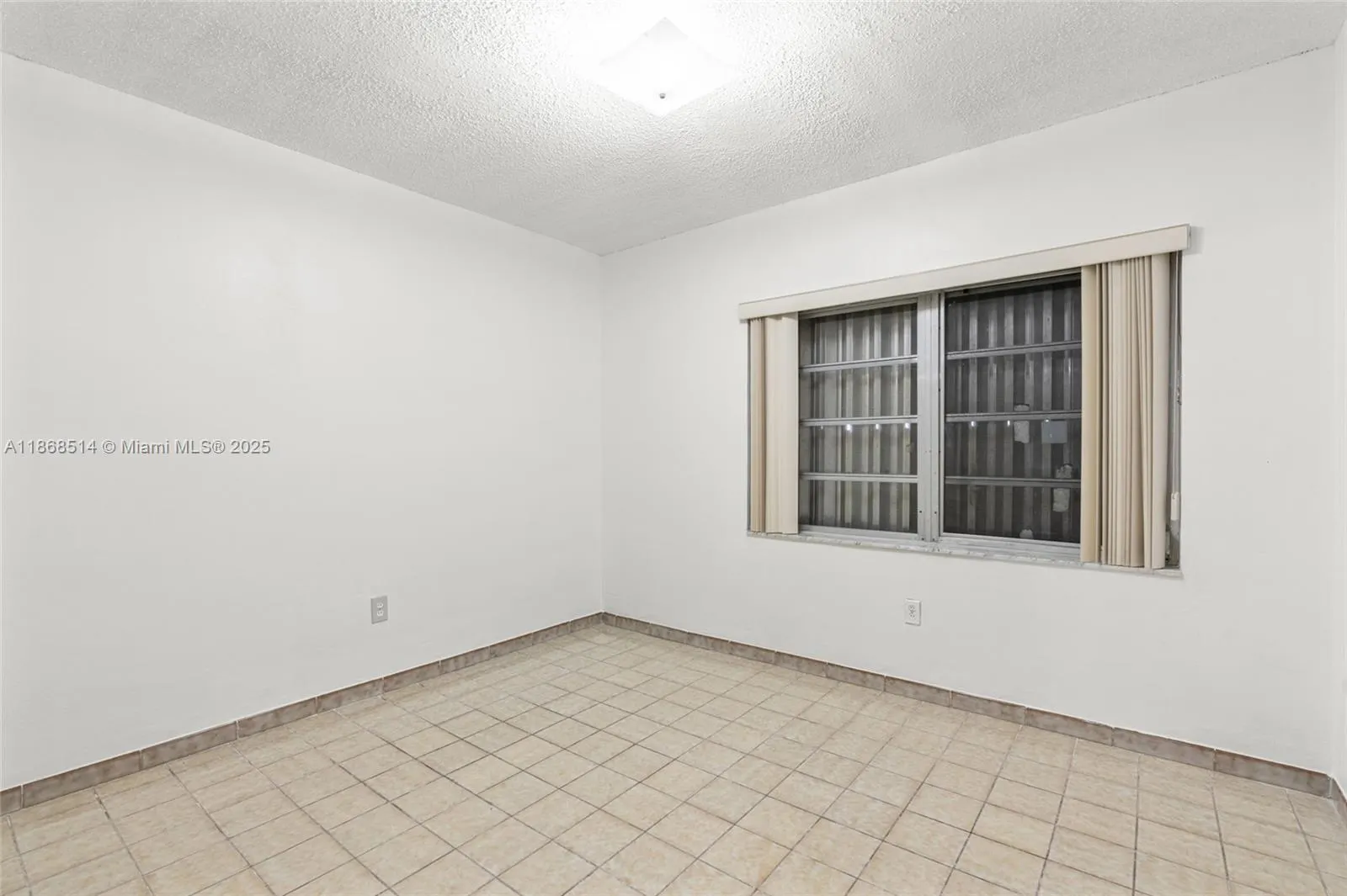 120 SW 52nd Pl