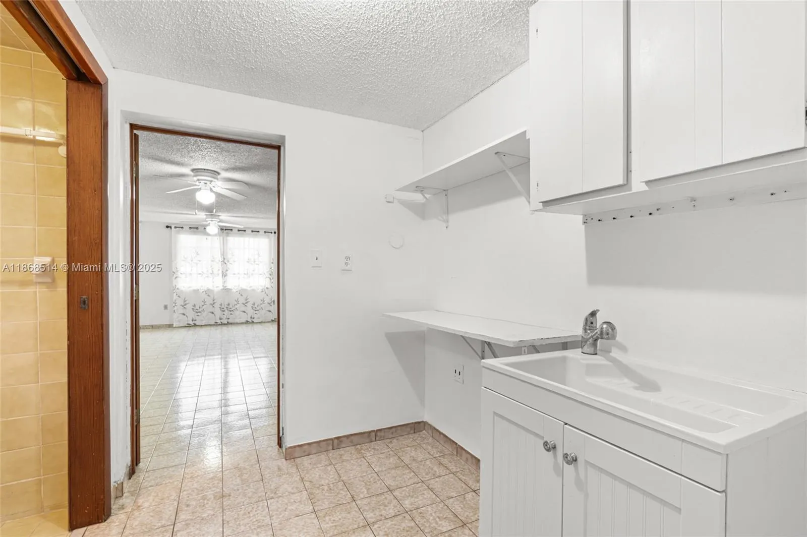 120 SW 52nd Pl