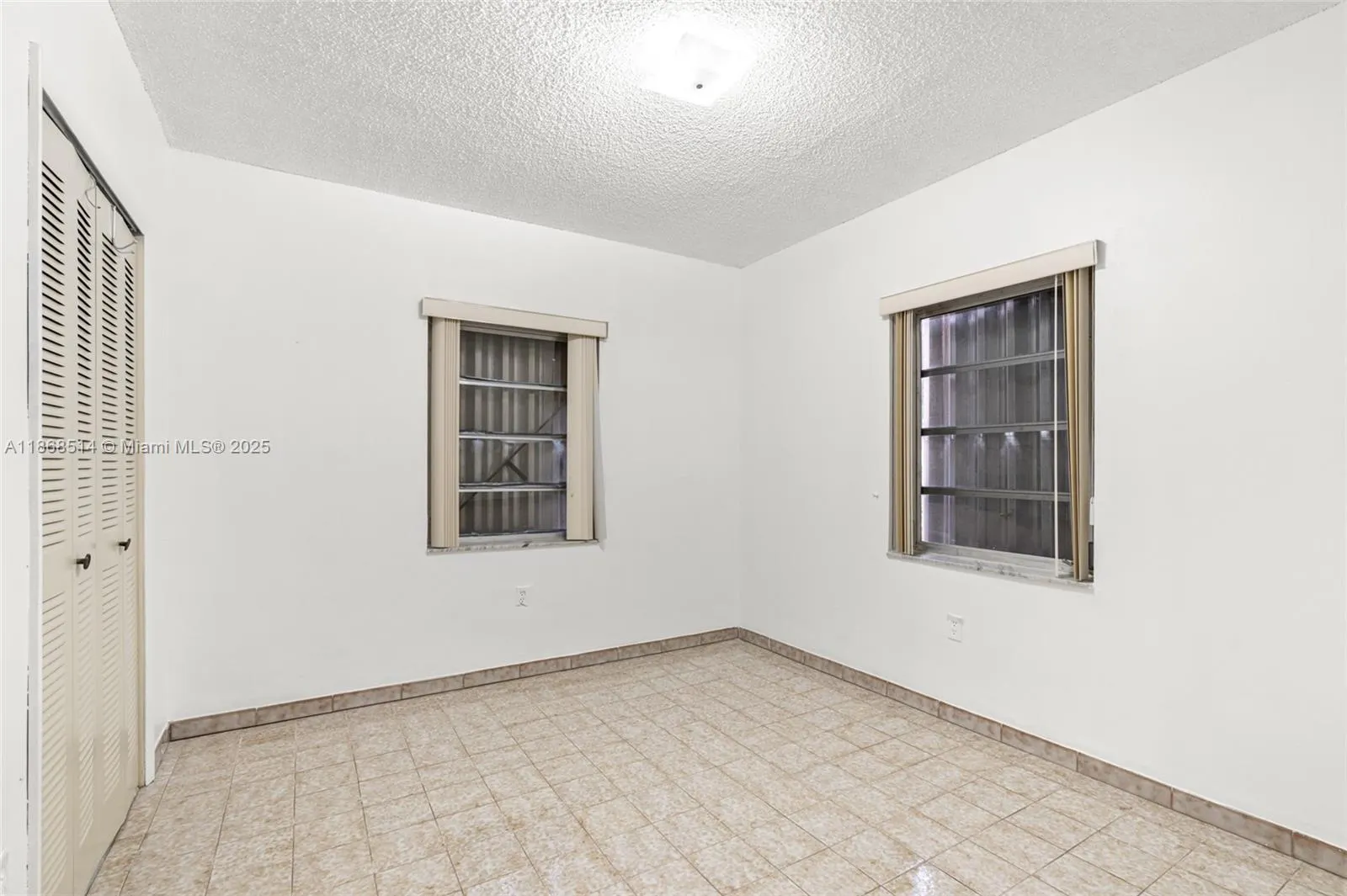 120 SW 52nd Pl