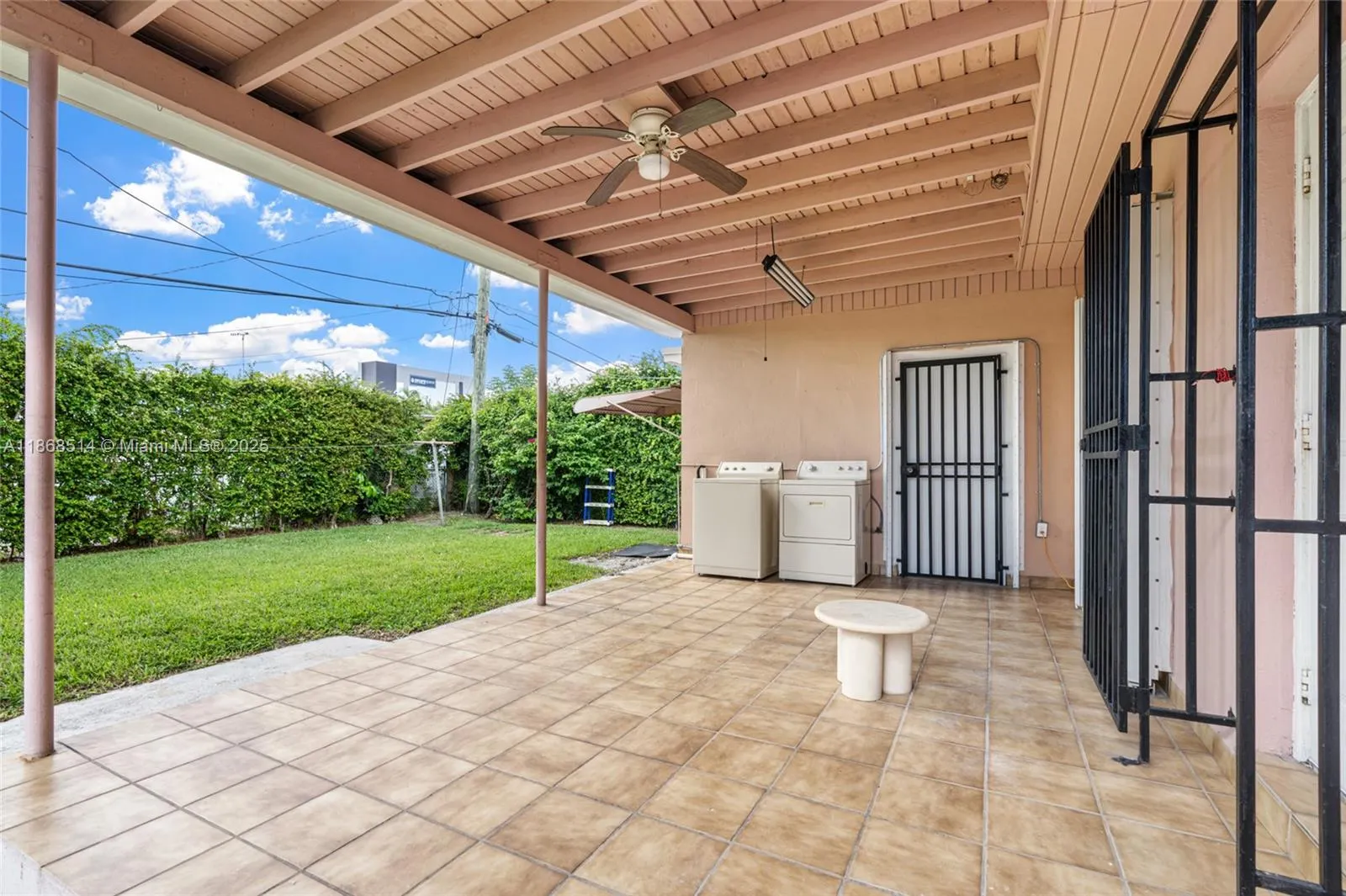 120 SW 52nd Pl
