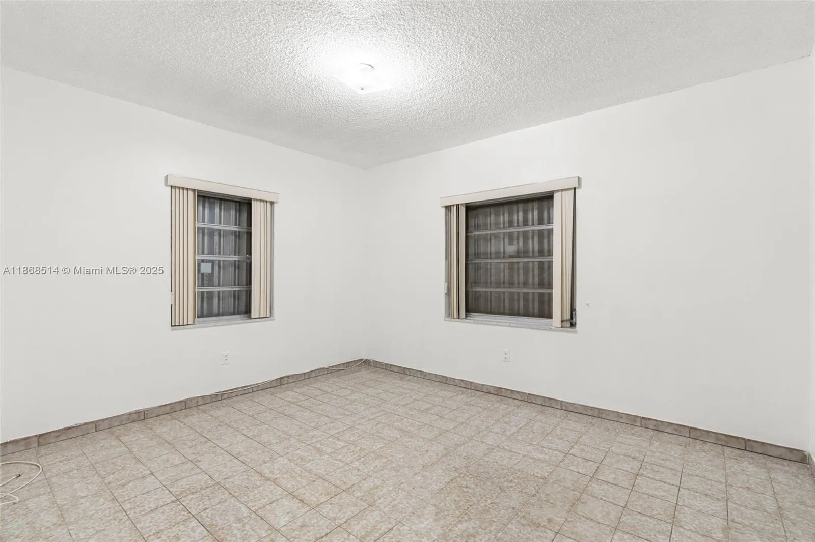 120 SW 52nd Pl