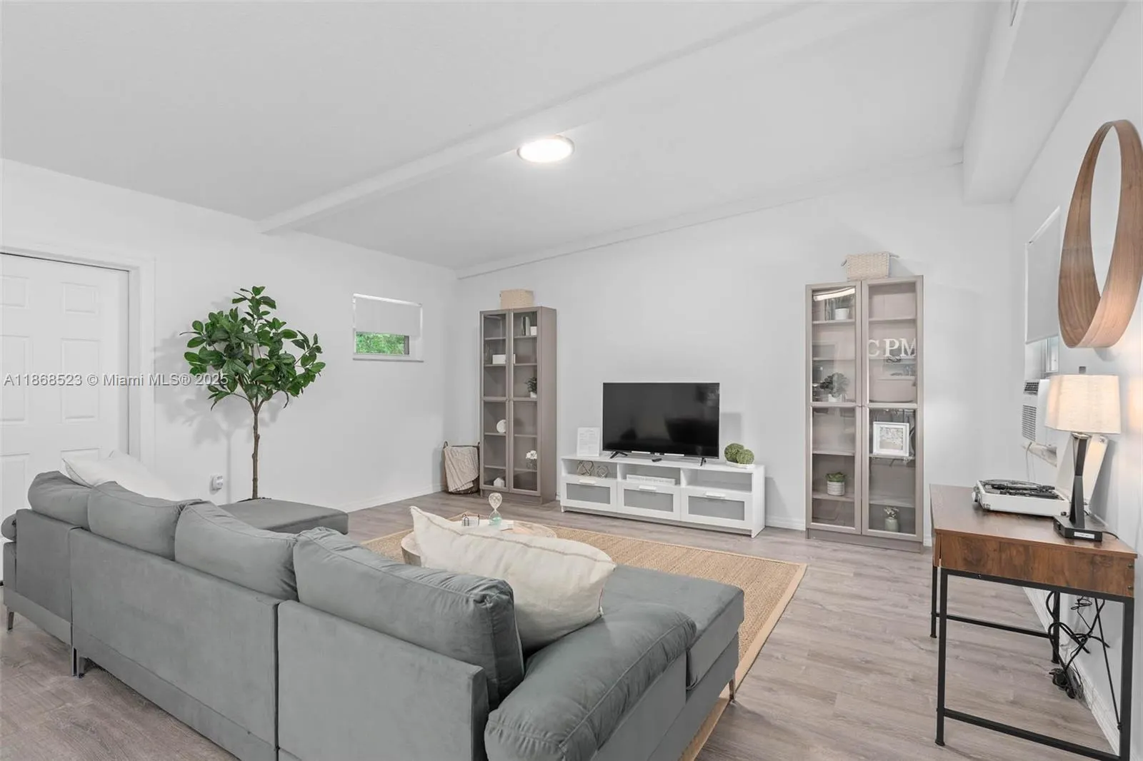 4255 Wee Street, #4255