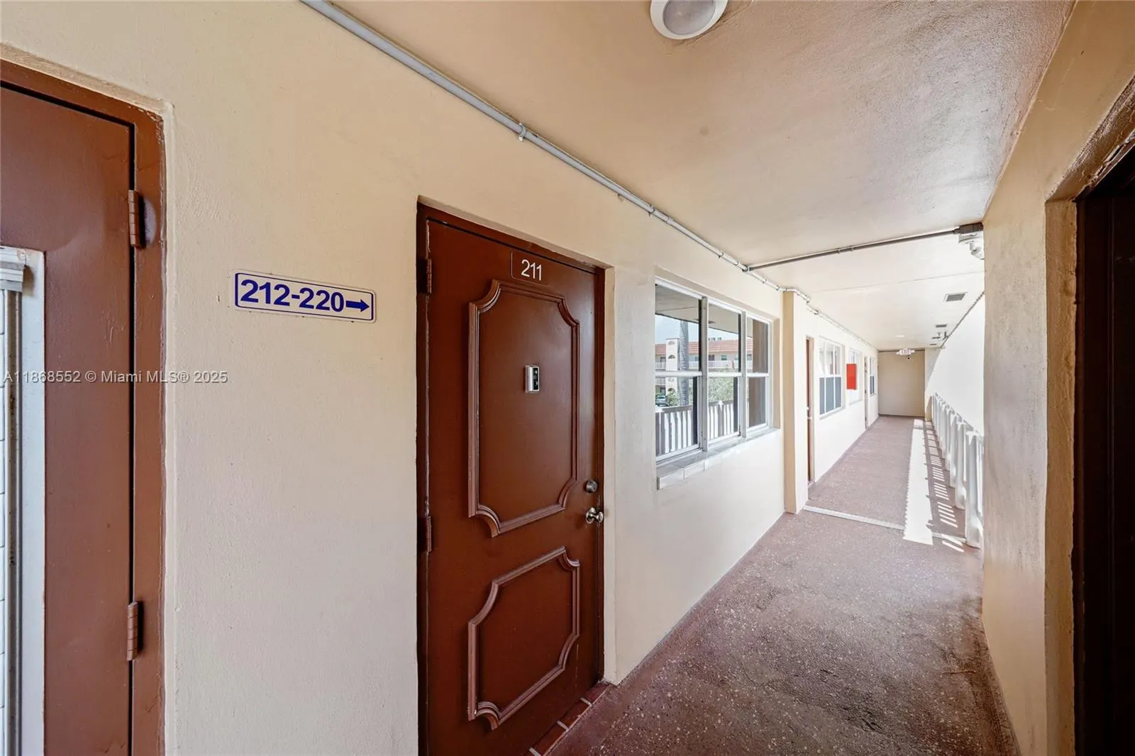 9021 Sunrise Lakes Blvd, #211