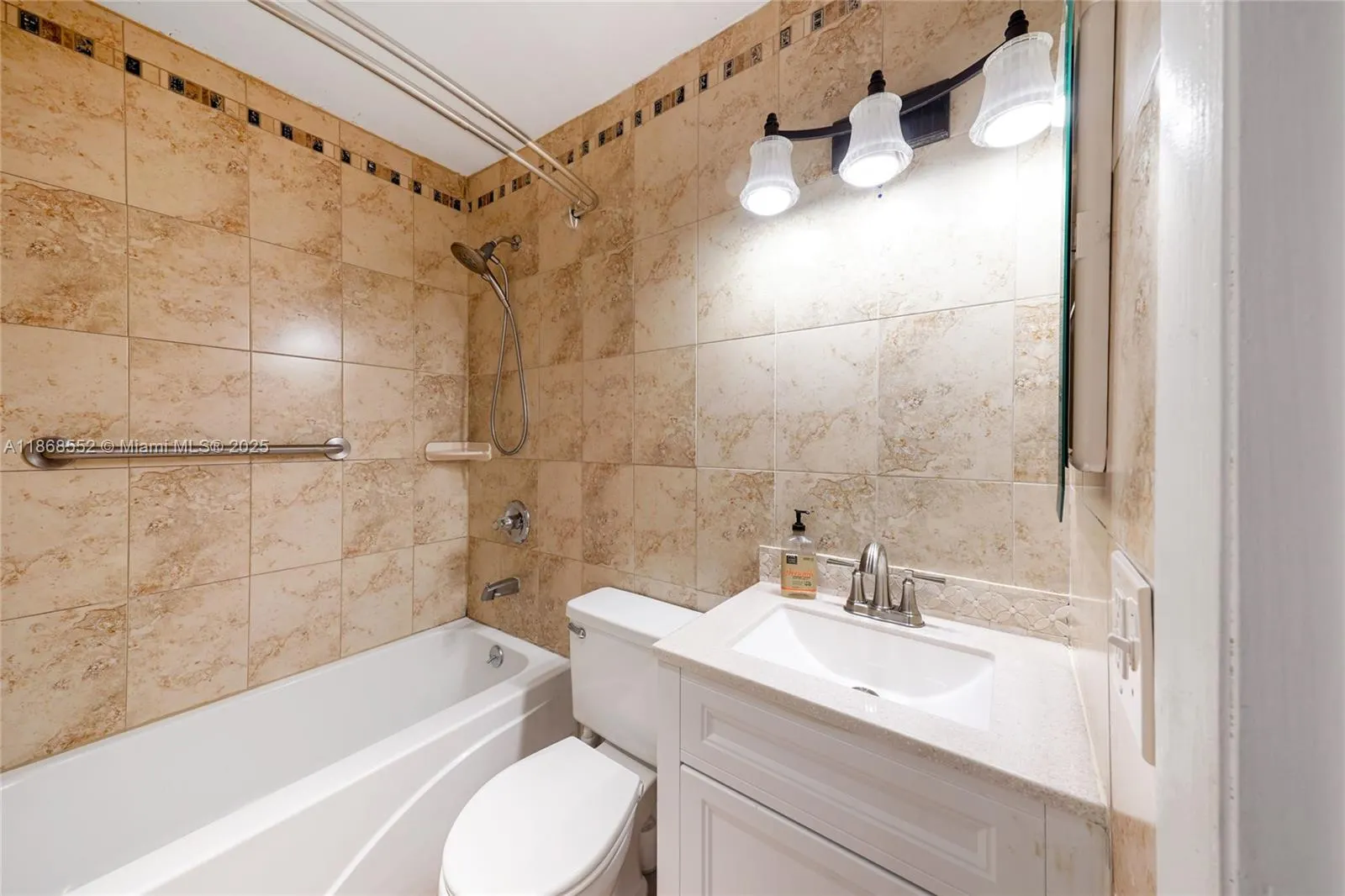 9021 Sunrise Lakes Blvd, #211
