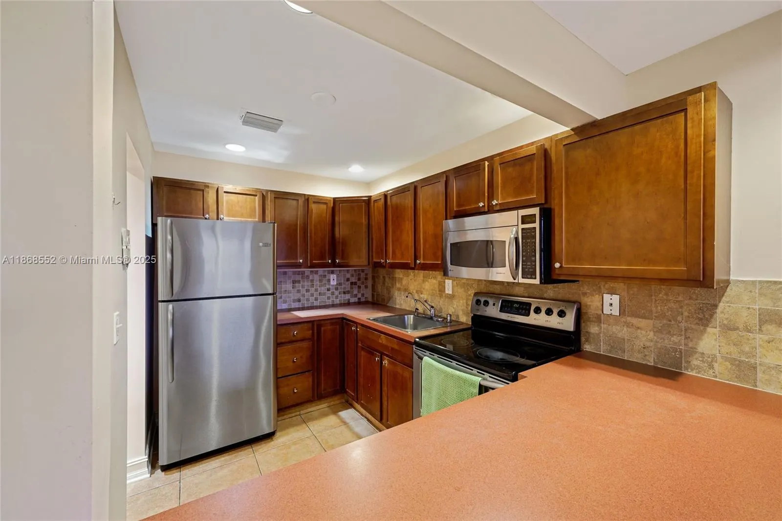 9021 Sunrise Lakes Blvd, #211