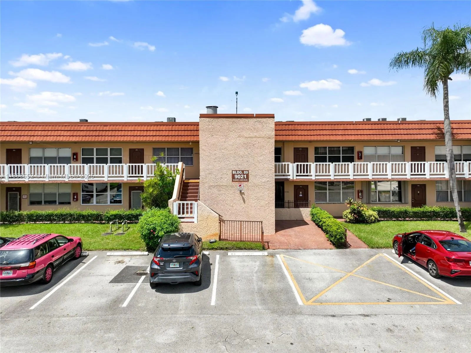 9021 Sunrise Lakes Blvd, #211