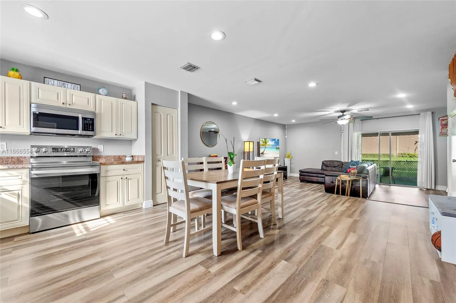 7068 Woodmont Ave