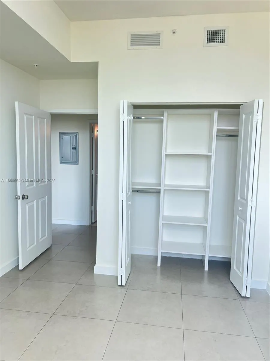 729 NW 2nd St, #1225