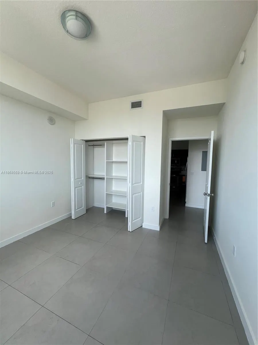 729 NW 2nd St, #1225