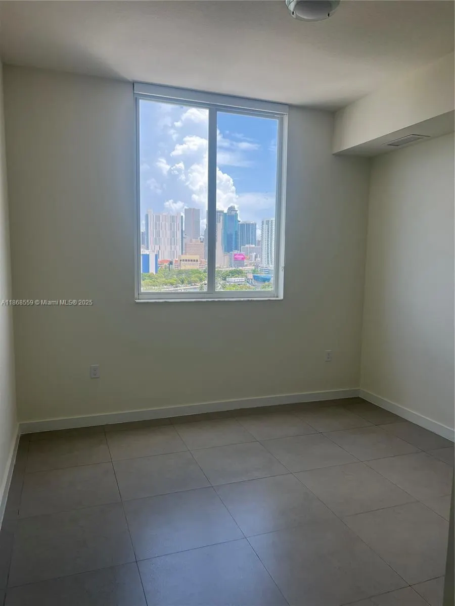 729 NW 2nd St, #1225