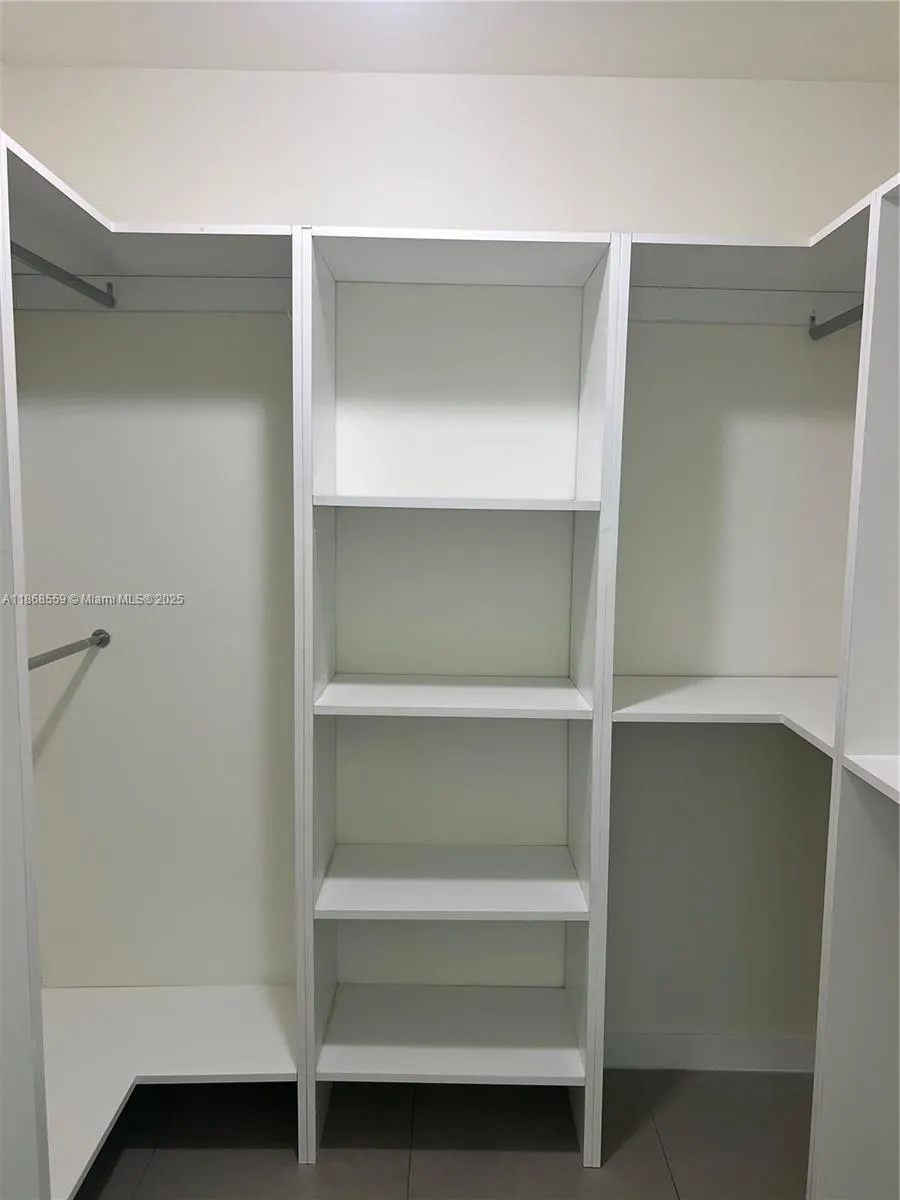 729 NW 2nd St, #1225