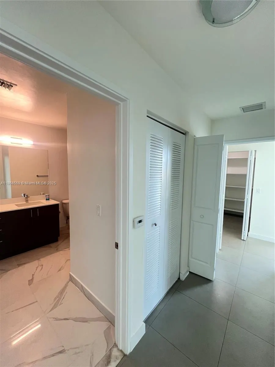 729 NW 2nd St, #1225