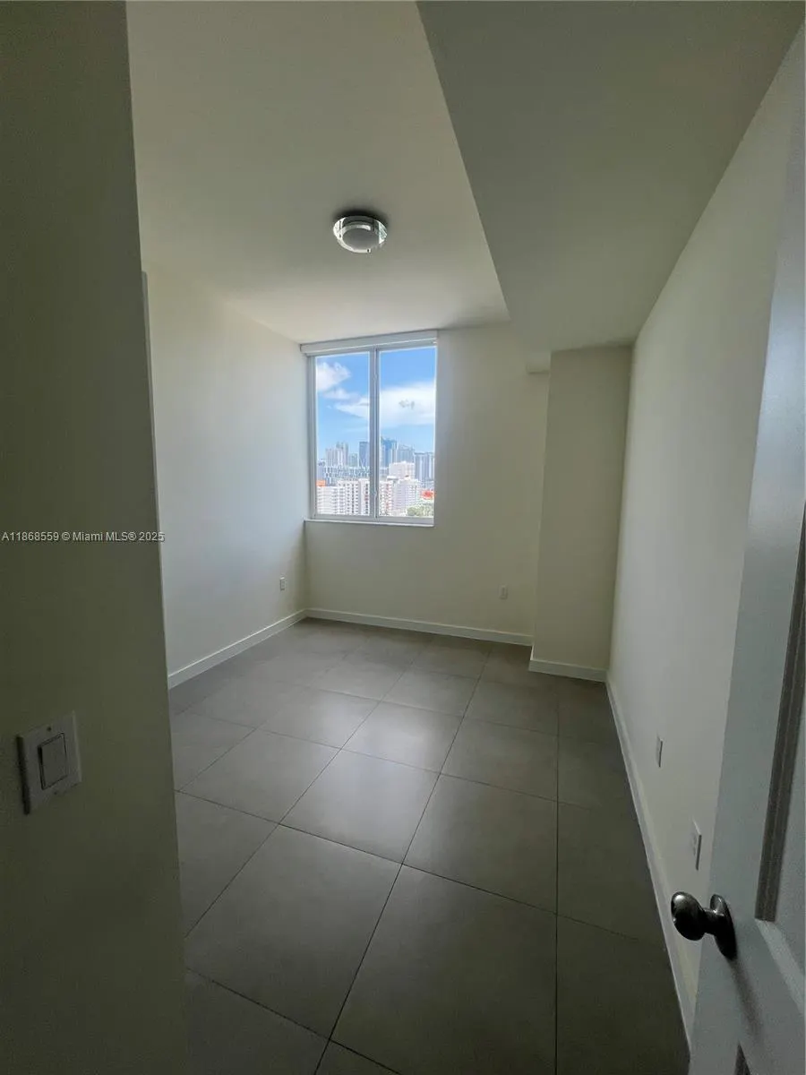 729 NW 2nd St, #1225