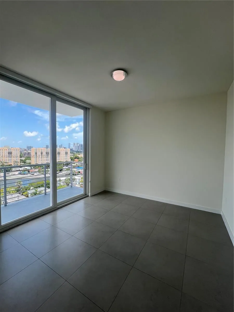 729 NW 2nd St, #1225