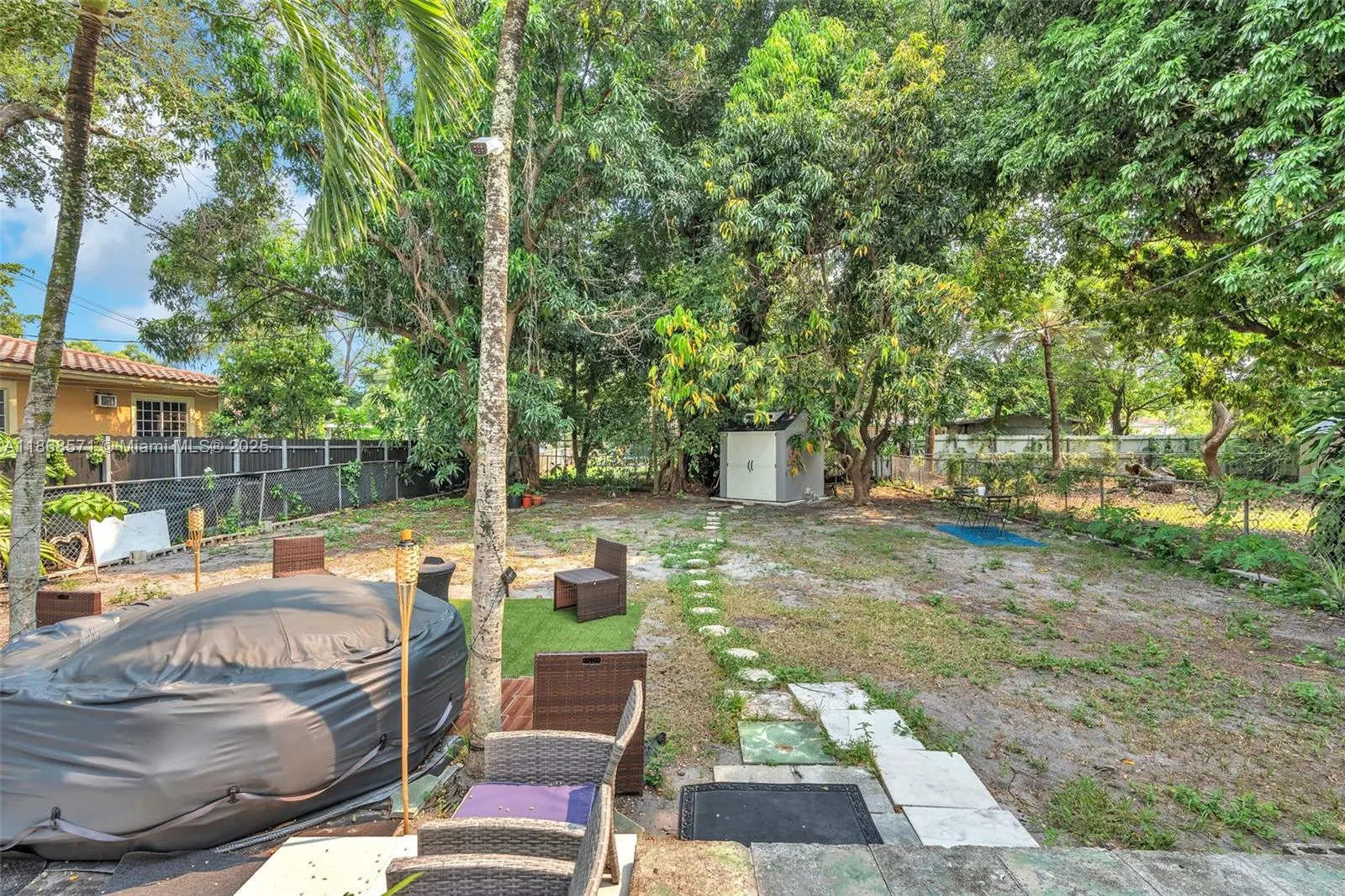 886 NE 134th St