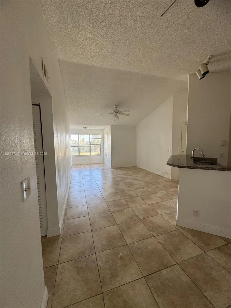 3400 N Pinewalk Dr N, #934
