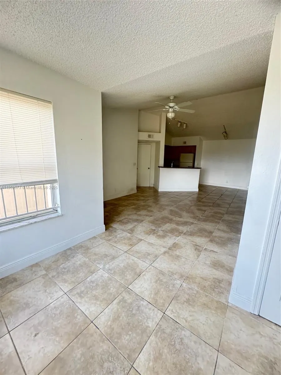 3400 N Pinewalk Dr N, #934